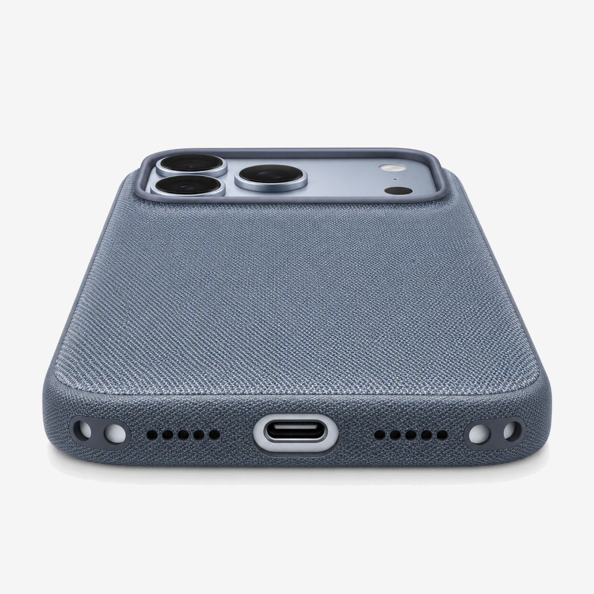 Merkloos geweven hoesje voor iPhone 18 Pro Max Chambray-blauw zonder logo – onderaanzicht