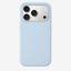 Siliconenhoesje voor iPhone 18 Pro in Crisp Blue, achteraanzicht, zonder logo op lichtgrijze achtergrond