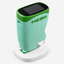 Groene digitale handmicroscoop op standaard
